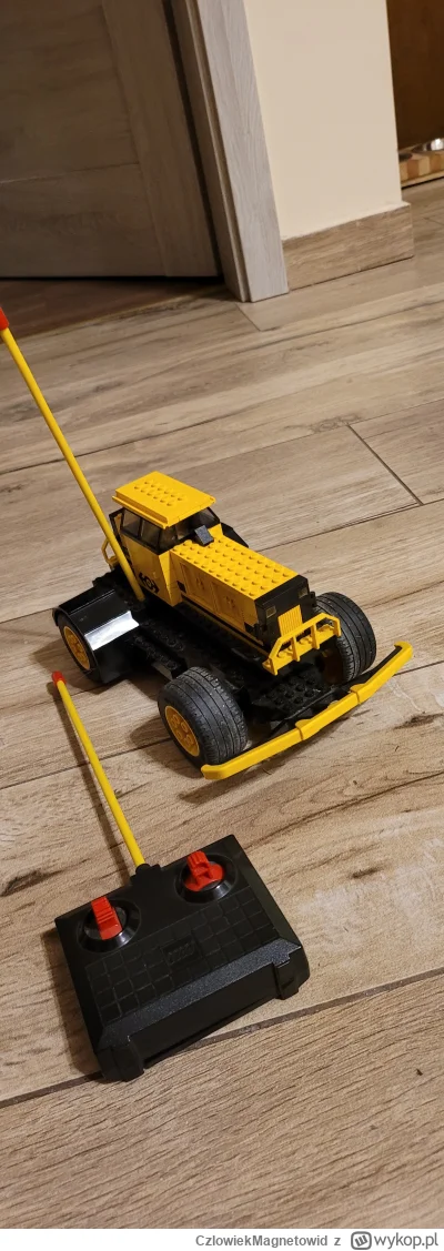 CzlowiekMagnetowid - Poznajcie Niszczyciela Wszechświatów 7000.
Bo każdy prawdziwy, o...