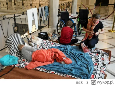 jack - @Pankrecik: Za PISu to chorzy mieli dobrobyt. Nawet mogli się przespać w sejmi...