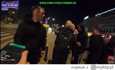 majkkali - https://streamable.com/y1s2z6

Taazy dostał na łeb od jakiegoś łysego na n...