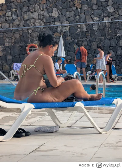 Adicts - #nfsw ale bym wjechał jęzorem między te grube poslady, ehh. #dupeczkizprzypa...