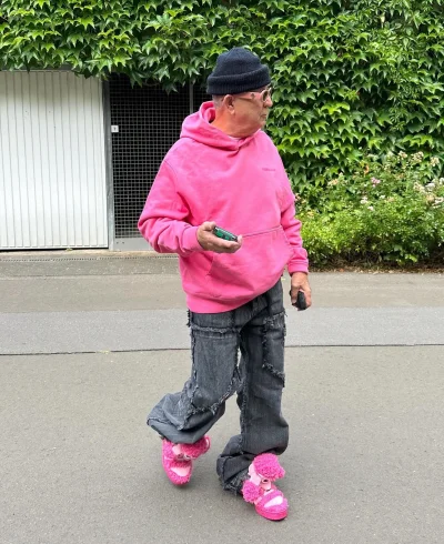 y....._ - @inko-gnito kazdy wiek jest dobry na noszenie tego co chcesz. obojetnie czy...