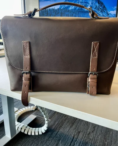 RozwiewamyTajemnice - #modameska #moda
Nowa torba na laptopa dla korpomirka lvl +30. ...