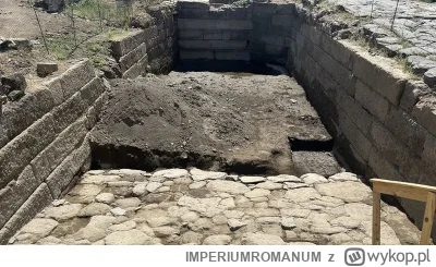 IMPERIUMROMANUM - Na terenie starożytnego miasta Gabie odkryto kamienny basen

W pobl...