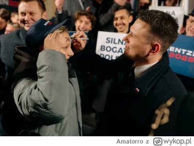 Amatorro - Słabek podpisuje dziecko, które po wygranych wyborach przekaże pod 'opiekę...