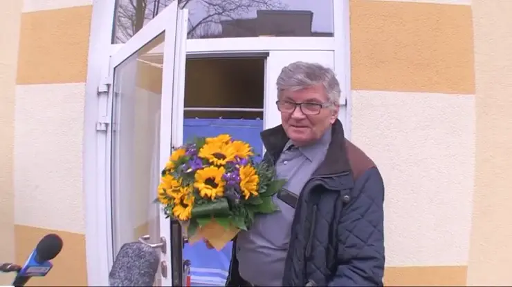 j.....o - @krzysio757: Pan Jerzy pod DPSem: