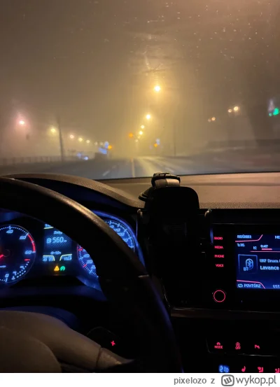 pixelozo - Jeżdżę sobie po mieście bez celu. Kto chętny na papierosa? #lodz #lodznapi...