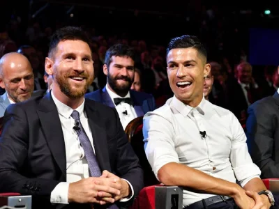 JPRW - Messi i Ronaldo na wieść o tym, że w roli megagwiazd futbolu mają ich zastąpić...