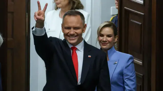 BalonowySutener - Po zachowaniu Batyra można pomyśleć, że wygrał wybory w I w turze z...