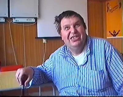 Eldefekatorre - #kononowicz  jeszcze dość młody Krzysio (44 lata) z prawie pelnym uze...