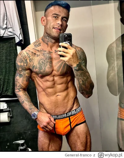 General-franco - Co jak co ale Tańculi jest sztos ta nowa fryzura 
#famemma