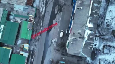 Kranolud - W mieście Donieck dron zrzucił bombę na grupę pracowników służby bezpiecze...
