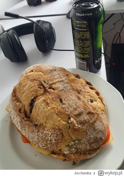 Jechanka - Chlop je chleb jak bułkę, smiechu warte
#przegryw