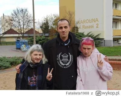 Fatalista1988 - Córeczki Jacy przyjechały odwiedzić wujka Mariusza ale wy pewnie myśl...