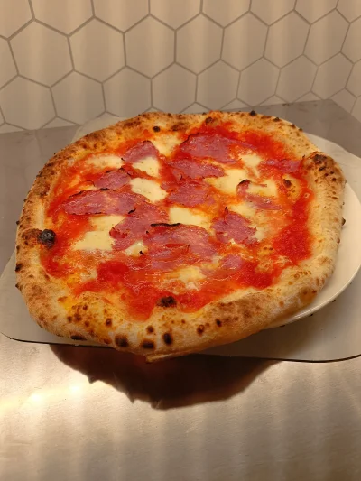 VeryApe - Mmm pizzunia. I to z własnego wypieku #pizza #gotujzwykopem