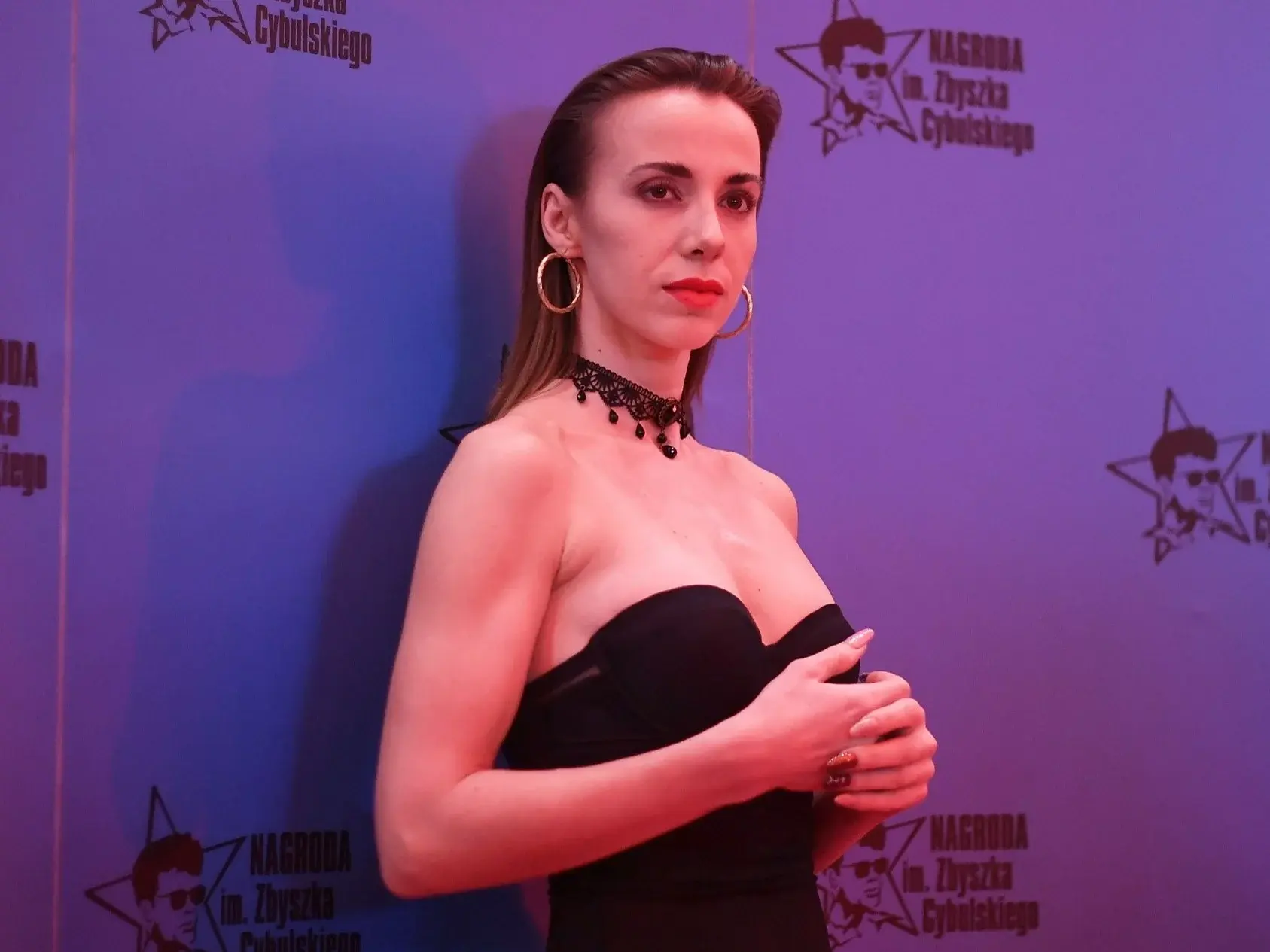 Mietowy - @YaGo przed operacjami, to nawet byś nie spojrzał w jej kierunku.