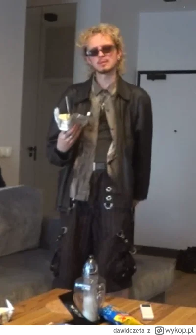 dawidczeta - #ajemge1 Jak ta ruda coś powie to czuję się jakbym słuchał matrixa