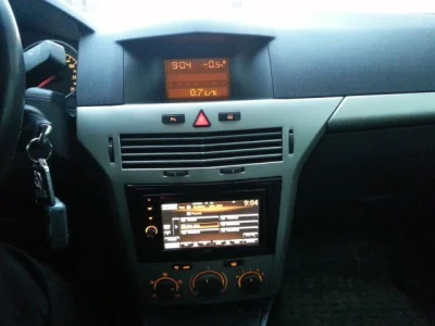 Larsberg - @Wolnyityle: To radio to #!$%@? bo jest montowane w miejsce ekranika kompu...