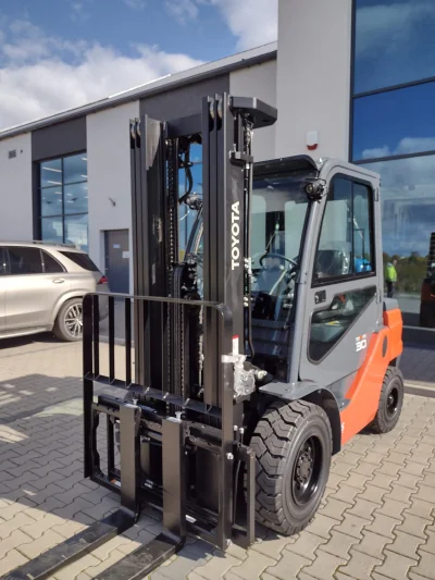 Mega_Smieszek - Ale bym się zatrudnił w jakimś kołchozie na czterobrygadówce i pojeźd...