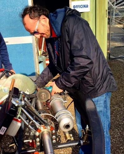 jelendaniel - #f1 w garażu McLarena z numerem 4 słyszano dziwne dzwięki
„eeeeeeeeeeee...