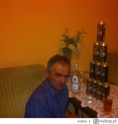 enten - Dziś napije się wódeczki. Wódeczki z herbatką. Z herbatką z cukrem bez cytryn...