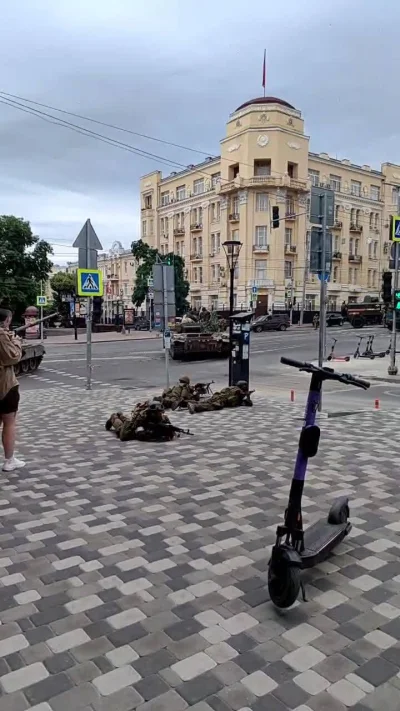 JPRW - jaki surrealizm z tymi hulajnogami └[⚆ᴥ⚆]┘ #ukraina #rosja #wojna