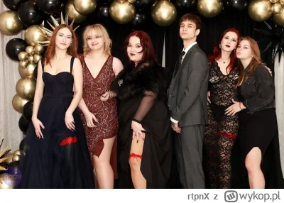 rtpnX - @damienbudzik: pewnie jest modelką po zajęciach ( ͡° ͜ʖ ͡°)