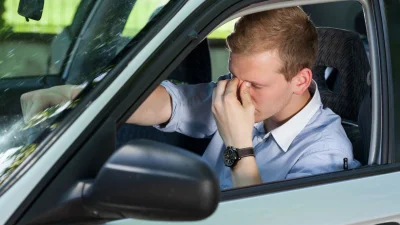 Meregle - Niewyspany/zmęczony kierowca jest dużo większym zagrożeniem na drodze od ta...