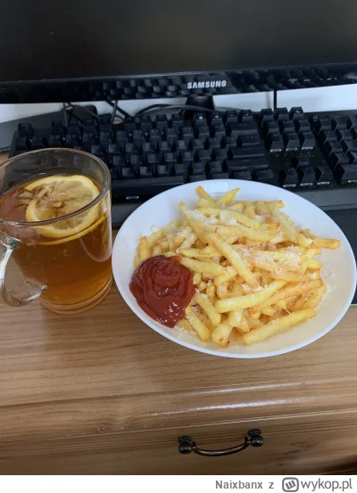 Naixbanx - Obiadaż chlopski
To białe to ser spod napleta
#przegryw