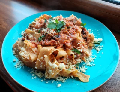 arinkao - Pappardelle bolognese czyli gruby makaron z sosem mięsno-pomidorowym.
Zapra...