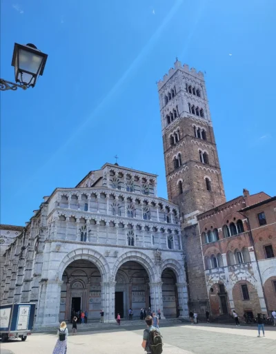 Loskamilos1 - Katedra w Lukce, Włochy. Ogólnie info o architekcie brak, budowa rozpoc...