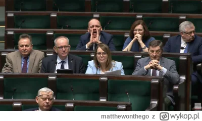 matthewonthego - Tymczasem ostatnia ławka ...  .xD 
#sejm #bekazpisu