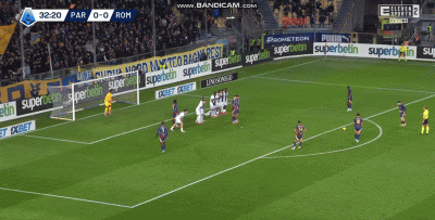 uncle_freddie - Parma 0 - 1 Roma; Soule z wolnego ft. żółta kartka za ułożenie z palc...