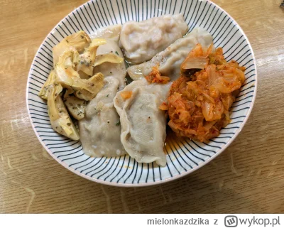 mielonkazdzika - Pierogi z kimchi
A to po lewej karczoch z oleju.
#nietylkomielonka #...