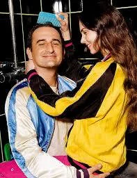 SpongeBobertKanciastoRenki - #f1 Robert obraca dziś narzeczoną Vifona