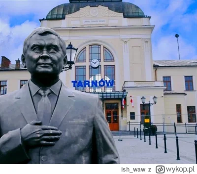 ish_waw - @PotwornyKogut Ja bym je przeniósł do Muzeum Pisizmu, razem z tymi pomnikam...