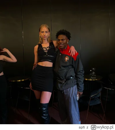 apfi - Myślicie, że główna bojowniczka o atencję bzykała się z czarnym influenferem w...