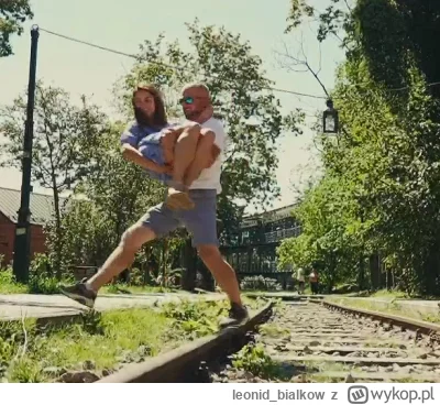 leonid_bialkow - #rolnikszukazony 
morał z odcinka: adam to skrajny jełop. do zobacze...