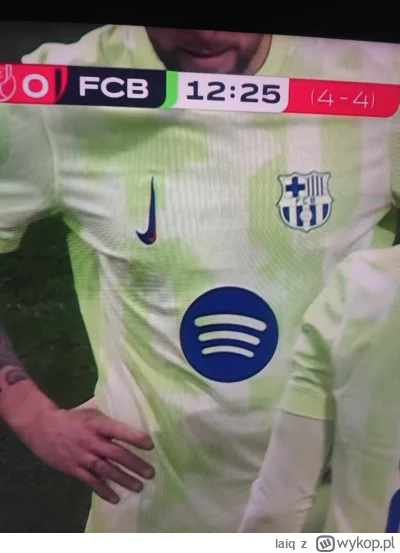 laiq - #mecz o co chodzi z tym logo Nike na koszulkach Barcy ? Znaczek jakoś pionowo,...
