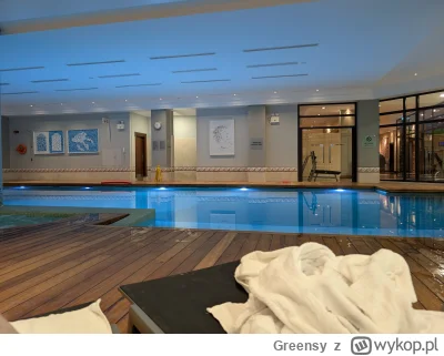 Greensy - Chłop se odpoczywa po dość intensywnej sesji pływania. Muszę przyznać że wy...