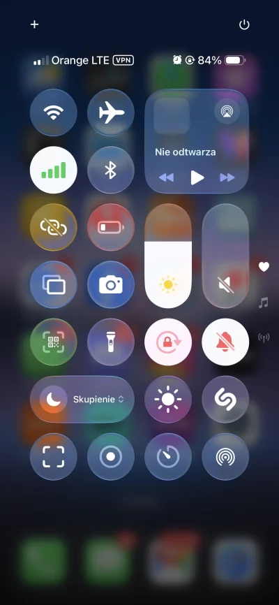 Mokebe_Testo - @luxixa jak jakiś launcher z androida sprzed 10 lat XD