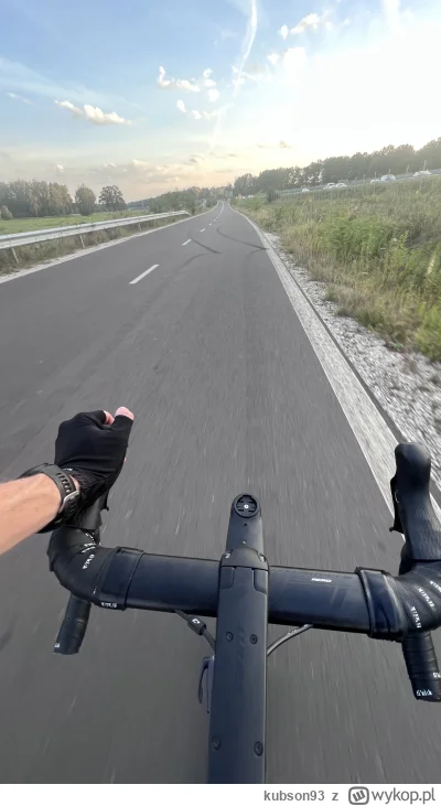 kubson93 - 587 803 + 39 + 32 = 587 874

Ostatni raz przed dłuższą przerwą przez przep...