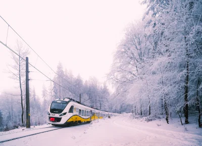mrsopelek - Impuls i purpurowy śnieg w Szklarskiej Porębie.

#sopelek #fotografia #ko...