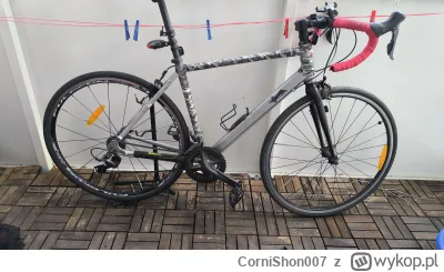 CorniShon007 - #rower taka sama dętka, taka sama opona a tylne koło wydaje się mniejs...