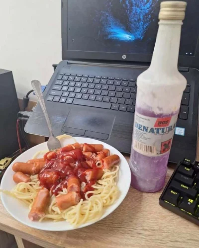 P-v-E - Obiad do oceny
#jedzzwykopem #foodporn