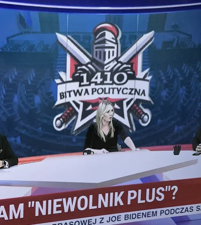 farbowanylisek - Włączyłem na chwilę #tvrepublika i widzę:
Program o nazwie 1410 Bitw...