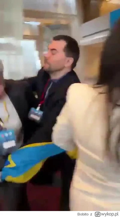 Bobito - #ukraina #wojna #rosja

Rosyjski dyplomata próbuje ukraść ukraińską flagę na...