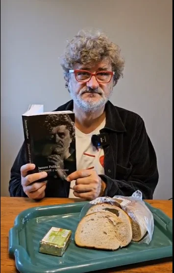 ReduktorGowna - @okoboji: Przecież to kadr reklamowy jego nowej książki - https://lub...