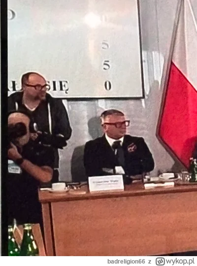 badreligion66 - #sejm #polityka Wipler ręką w rękę w głosowaniu z pisiorami.