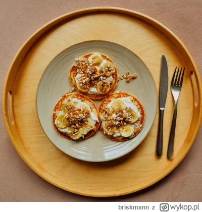 briskmann - Niedzielne sniadanie.
Nalesniki proteinowe, musli, skyr mango i banany

#...
