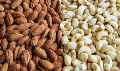 STALKER_ - Nerkowce gorsze niż migdały 
5g błonnika, 20.5g białka 48g tłuszczu 19.8g ...